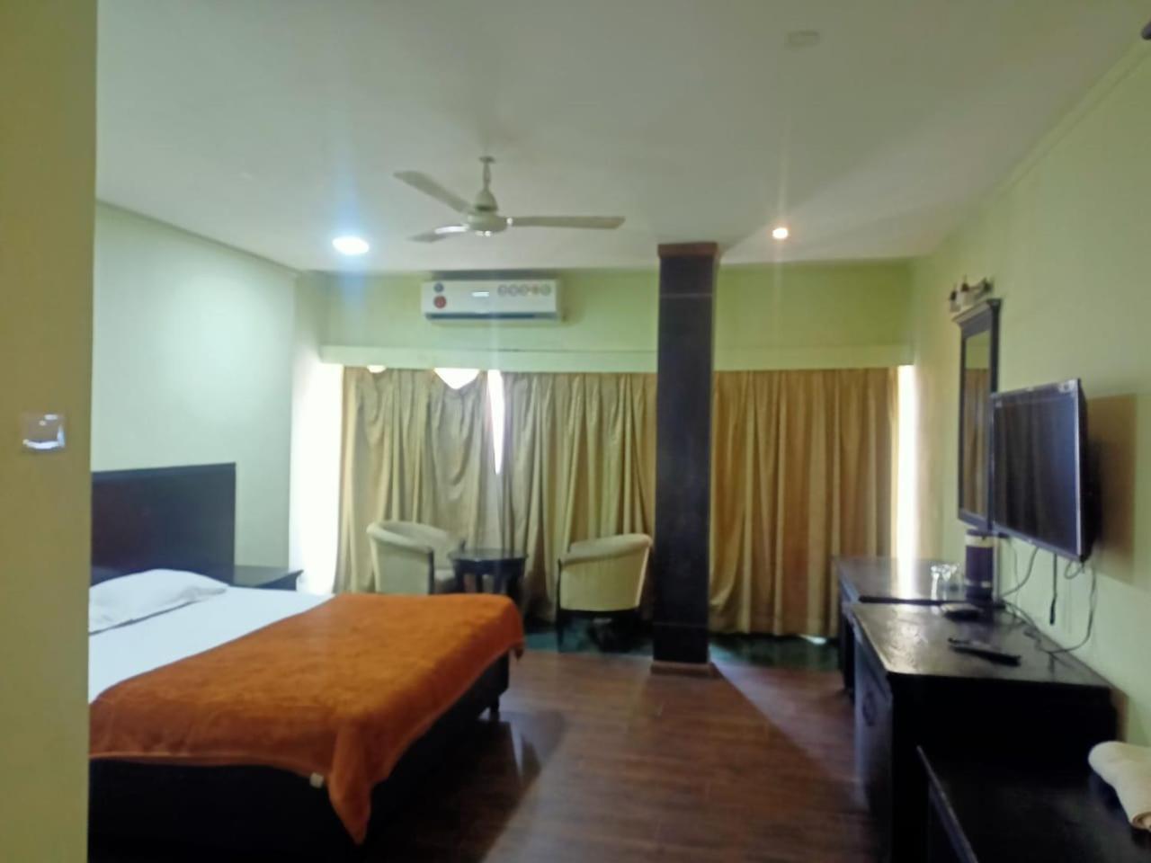 Hotel Skylark Nagpur Exterior photo
